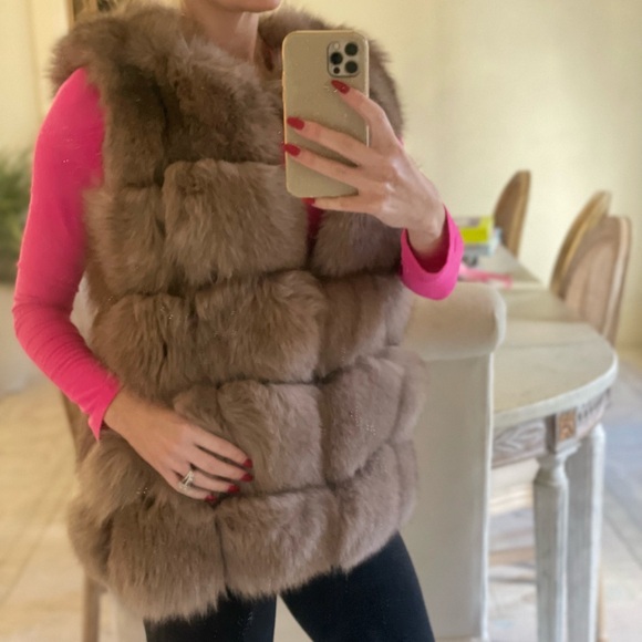 NEW! Real FOX fur vest - Picture 7 of 7